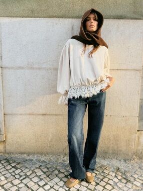 Zara Romantic Lace Puffed Sleeve Sweatshirt in Ecru - Size L